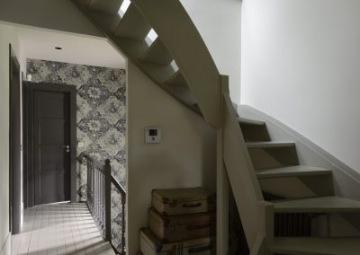 alfred, maison contemporaine en région parisienne : couloir
